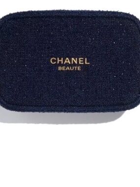 NWOT- CHANEL BEAUTÉ Limited Edition Navy Blue Tweed Cosmetic Pouch